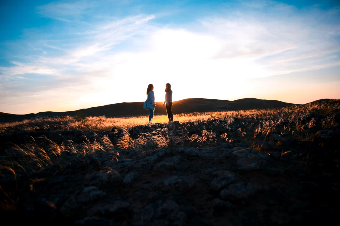 Ultima conversație între două surori de 90 și 94 de ani / Foto: Pexels