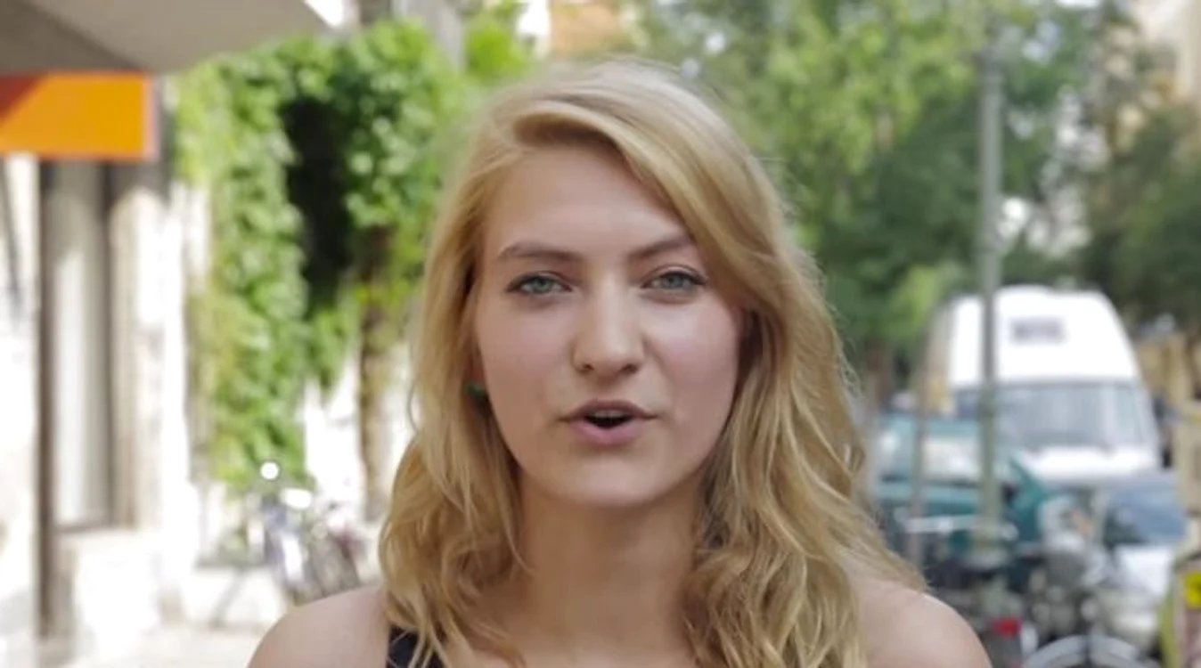 
    Iată cum înjură oamenii în jurul lumiicaptură video  