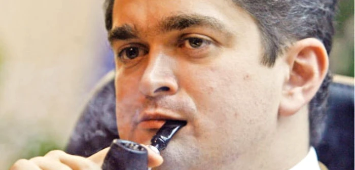 Fostul ministru al Culturii, Theodor Paleologu, a fost schimbat din funcţie după alegerile prezidenţiale din 2009