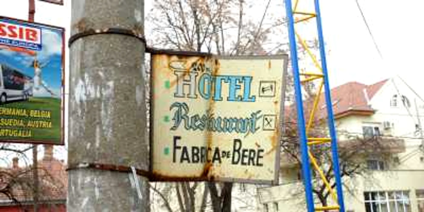 Exemplu de afişaj ilegal în Alba Iulia
