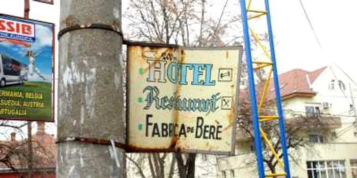 Exemplu de afişaj ilegal în Alba Iulia