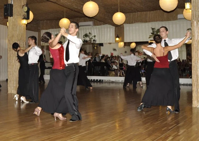 Lady's First dance party la Loga Dance School