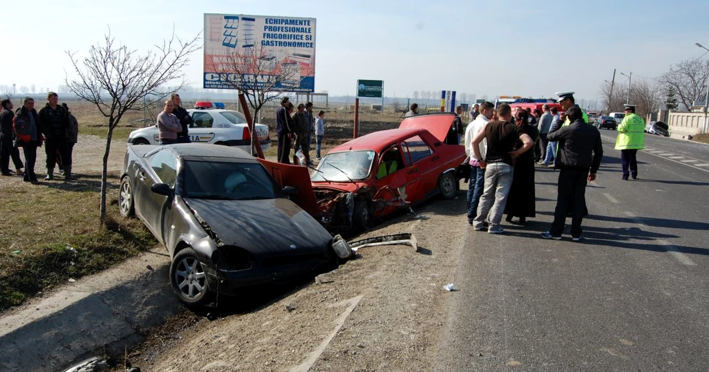  Cele mai grav avariate sunt Mercedes-ul şi Dacia