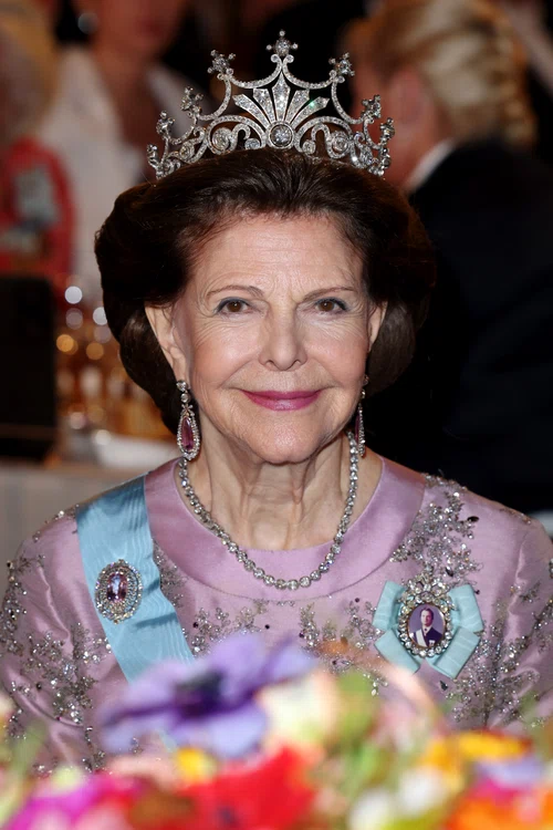 Regina Silvia, Getty (2) jpg