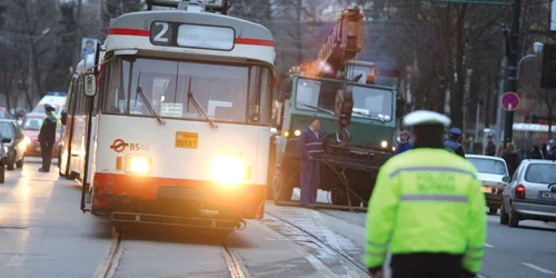 Deocamdată, tramvaiele circulă, dar nu se ştie pentru cât timp