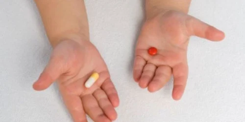 Două fetiţe din Brăila s-au intoxicat cu medicamente