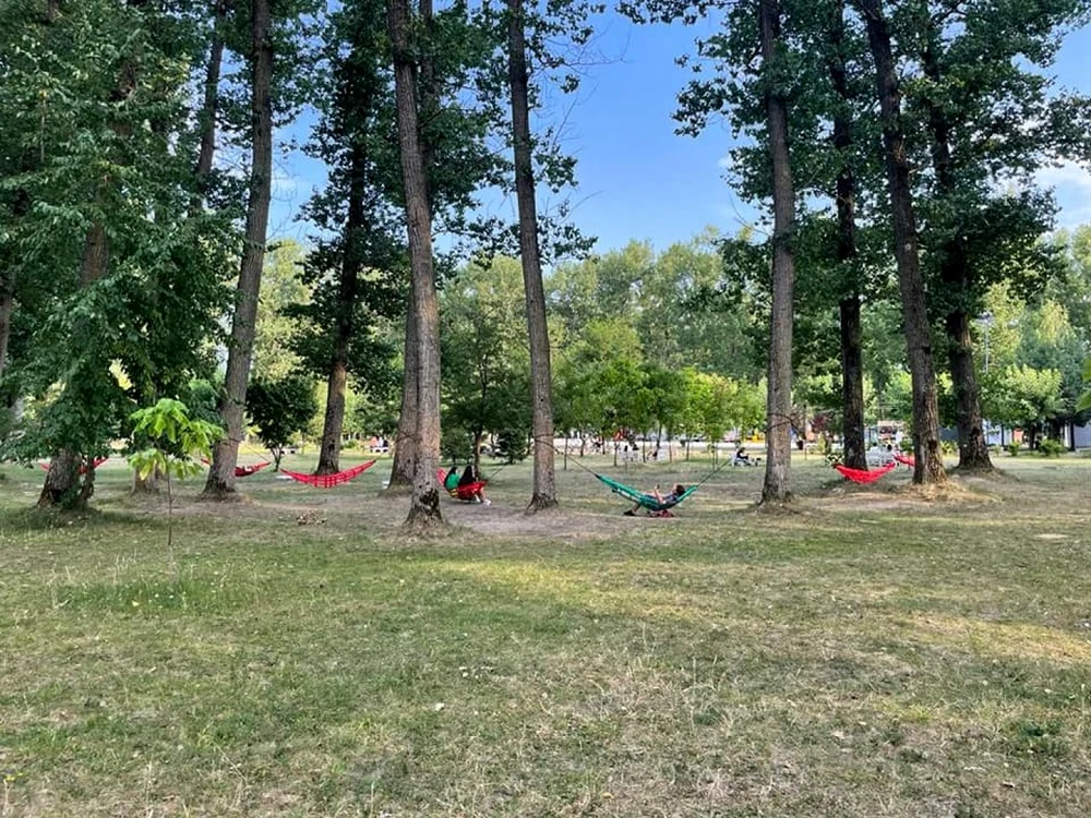 Parcul Lunca Argeşului, mai tentant pentru relaxare şi distracţie. Aventura Parc şi zona de hamacuri au fost extinse