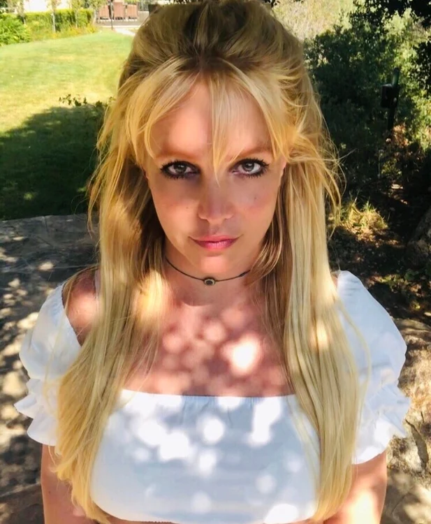8 britney deschidere jpg jpeg