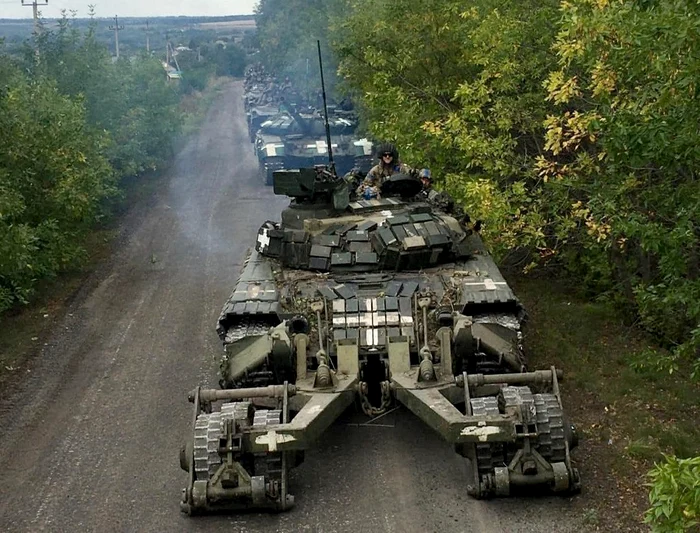 Tancuri ucrainene în timpul unei ofensive în Ucraina. FOTO AFP/Ukrainian Ministry of Defence