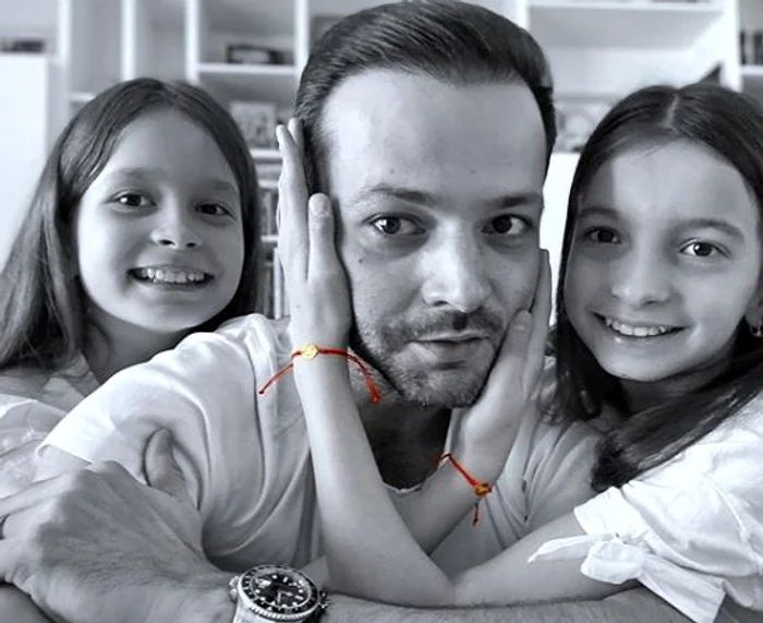 
    Mihai Morar a cumpărat mărțișoare pentru fetele din viața luiFoto: Instagram  