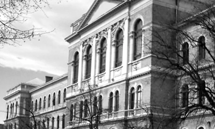 Inaugurarea Universităţii din Cluj, deschisă de Consiliul Dirigent al Ardealului în prezenţa Regelui Ferdinand I  jpeg