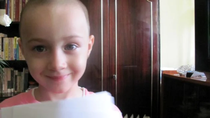 Craiova: La trei ani, Andreea suferă de cancer.