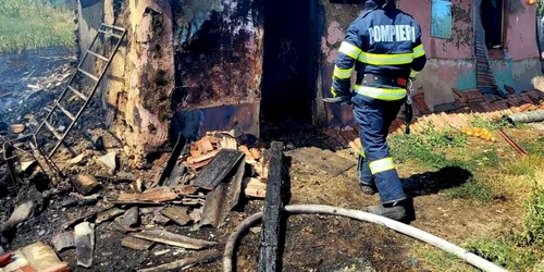 incendiu giurgiu casa foc foto isu giurgiu