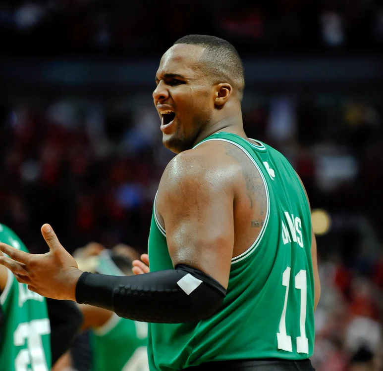 
    Glen Davis, un jucător pus mereu pe scandal  