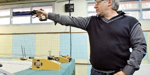 Sorin Babii, în locul în care a petrecut 33 de ani din viaţă: în poligonul de tir