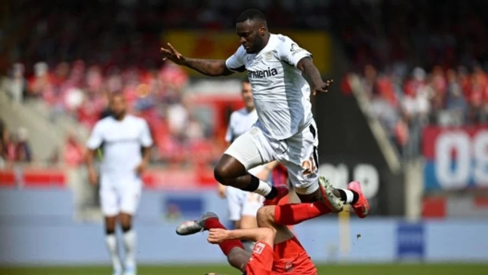 Un fotbalist a fost băgat în ședință de club, după ce a delirat pe Snapchat: „Viața e ca un pantof, nu poți bea dintr-o vacă, pentru că pământul e un morcov!”