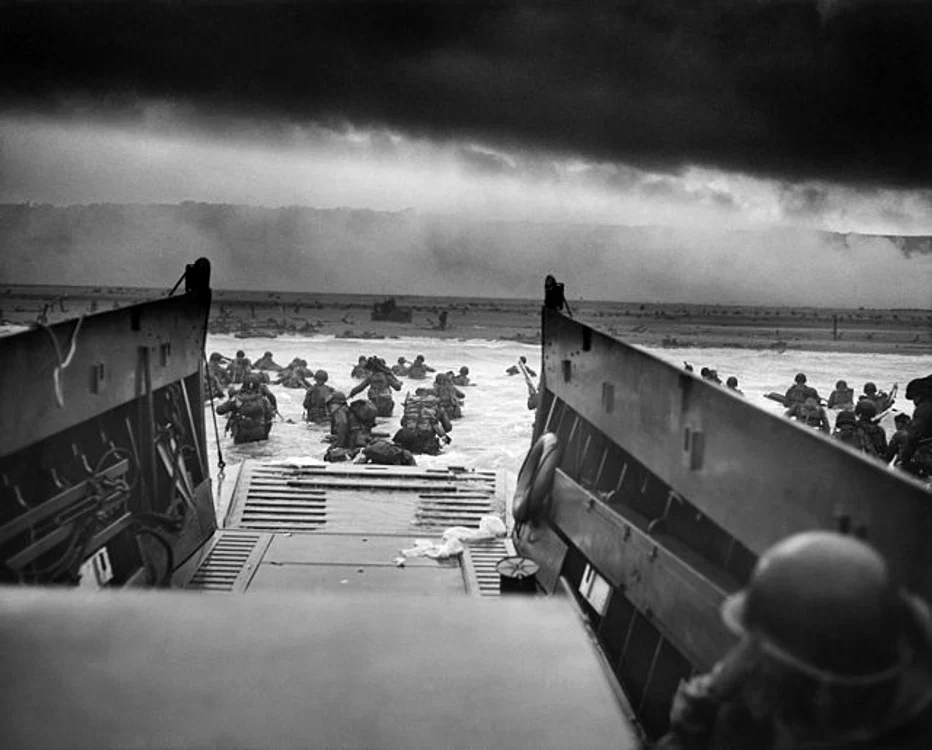 Soldați americani din Regimentul al XVI-lea Infanterie la 6 iunie 1944
