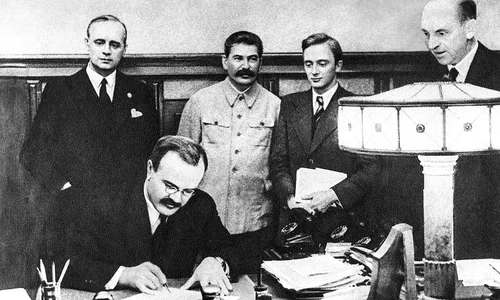 VIDEO // Dezbatere „Historia: Pactul Ribbentrop Molotov şi pierderea României Mari jpeg