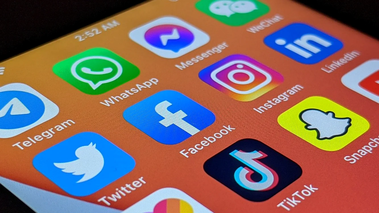 WhatsApp și Threads, interzise în China - Foto Arhivă