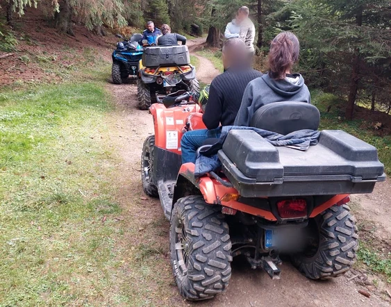 Persoane surprinse de jandarmi cu ATV-ul în Piatra Craiului FOTO IJJ Brașov