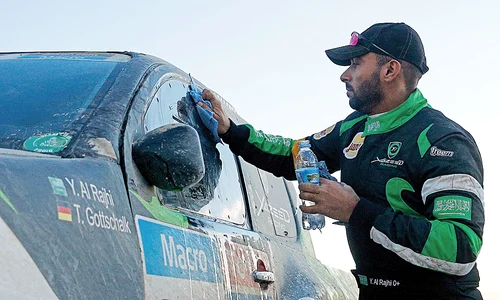 Membru al unei influente familii din Arabia Saudită, Yazeed Al Rajhi a abandonat Raliul Dakar, ratând stupid clasarea pe podium jpeg