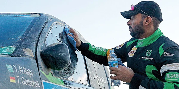 Membru al unei influente familii din Arabia Saudită, Yazeed Al Rajhi a abandonat Raliul Dakar, ratând stupid clasarea pe podium jpeg