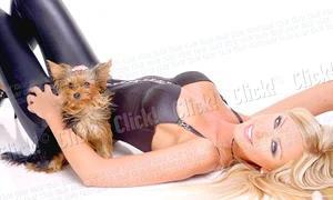 Bianca le pune moaţe roz la fetiţe jpeg