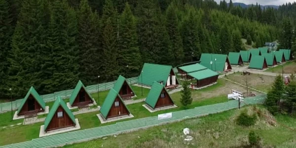 Camping Zănoaga. FOTO