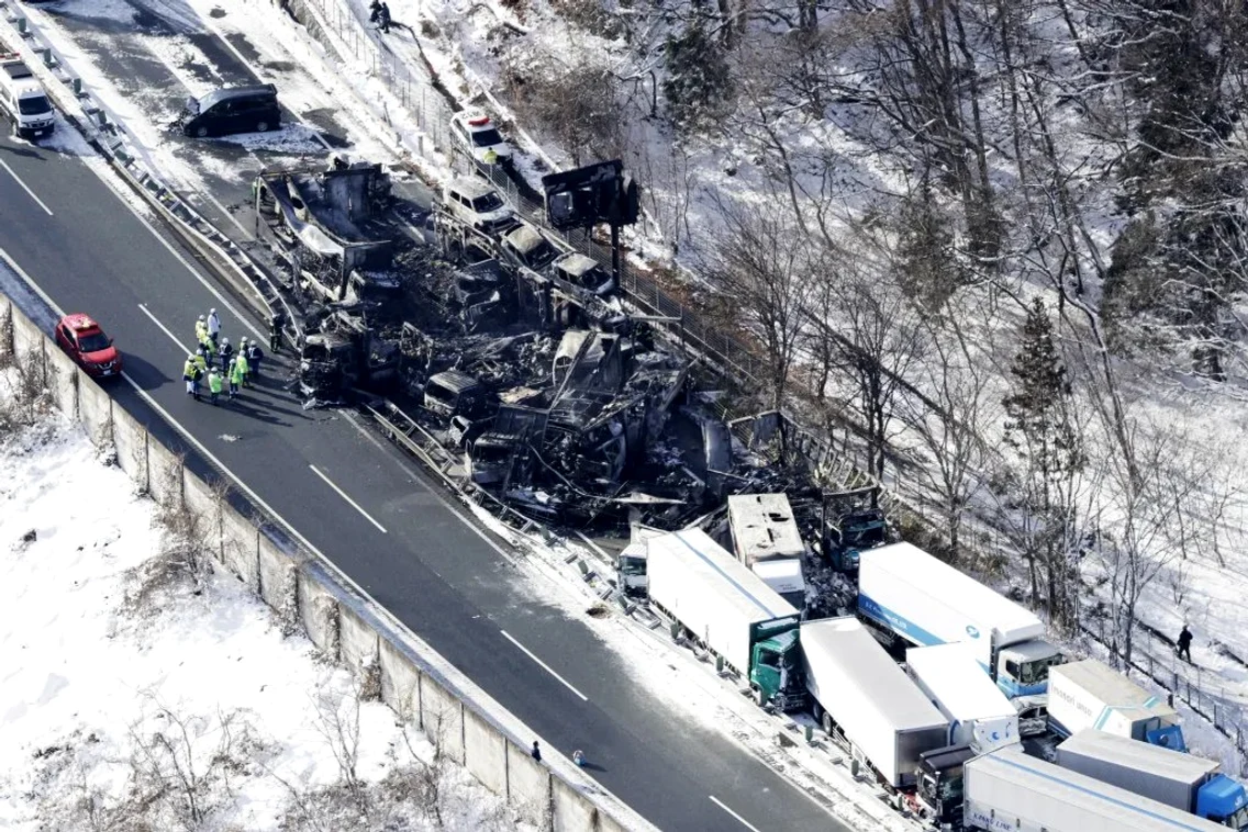 Doi morți și 26 de răniți după un accident cu 67 de vehicule pe o autostradă înzăpezită FOTO: X/ @TrueCrimeUpdat