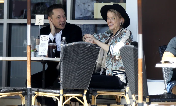 Elon Musk şi Amber Heard au avutt o relaţie scurtă jpeg