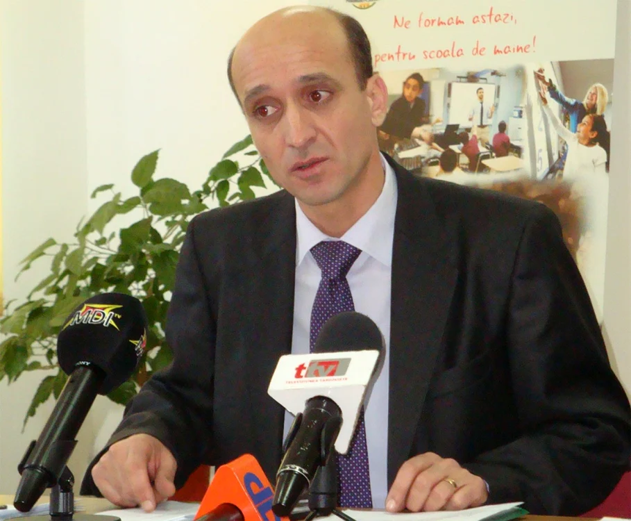 „Pornesc cu gânduri bune la drum. Am ţinte strategice în oferta mea educaţională", a spus noul inspector general pentru Adevărul
