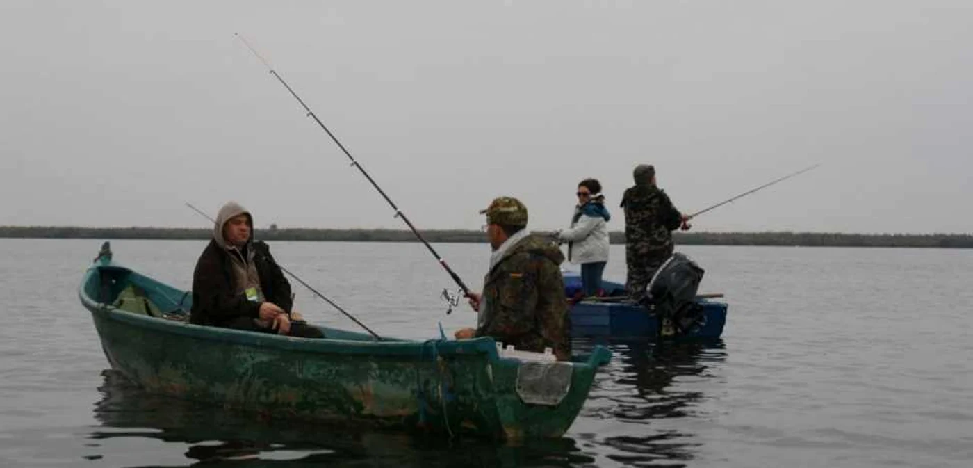 Pescari în Delta Dunării ARHIVĂ ADEVĂRUL