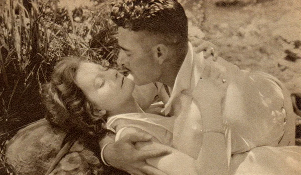 Greta Garbo și John Gilbert, în filmul „Love” (1927), o adaptare a romanului „Anna Karenina”, de Lev Tolstoi 