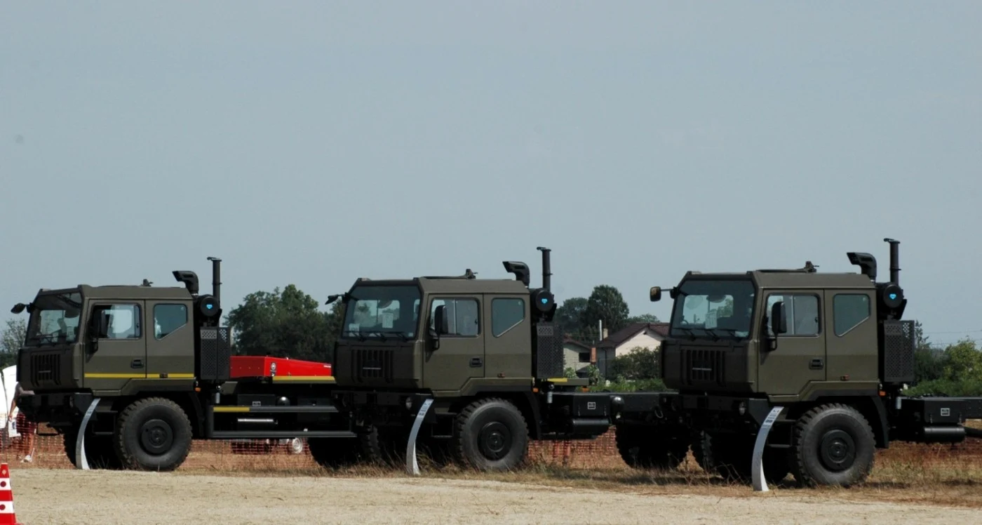 O treime dintre cele peste 900 de camioane vor avea cabină blindată. FOTO: Iveco Defence Vehicles