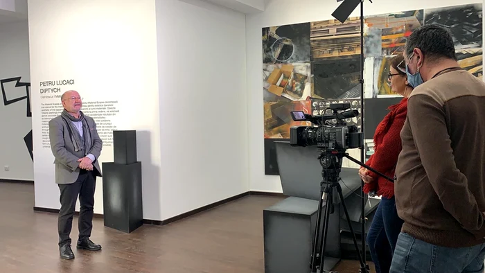 Artistul vizual român Petru Lucaci la Leilei Gallery. Sursa: Arhiva personală a artistei