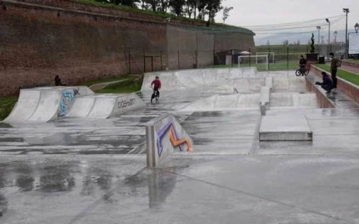 Skatepark-ul va deveni o atracţie pentru tinerii din Alba Iulia