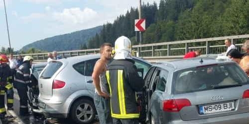 Trei maşini au fost implicate în accident