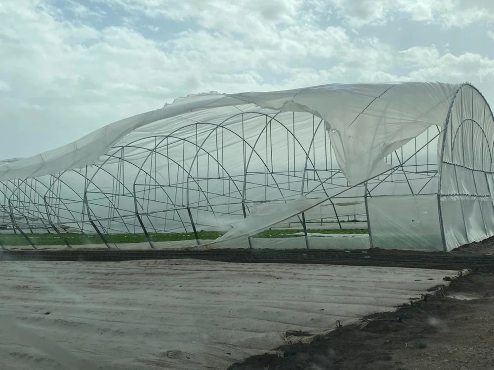 solarii distruse de tornade Băleni