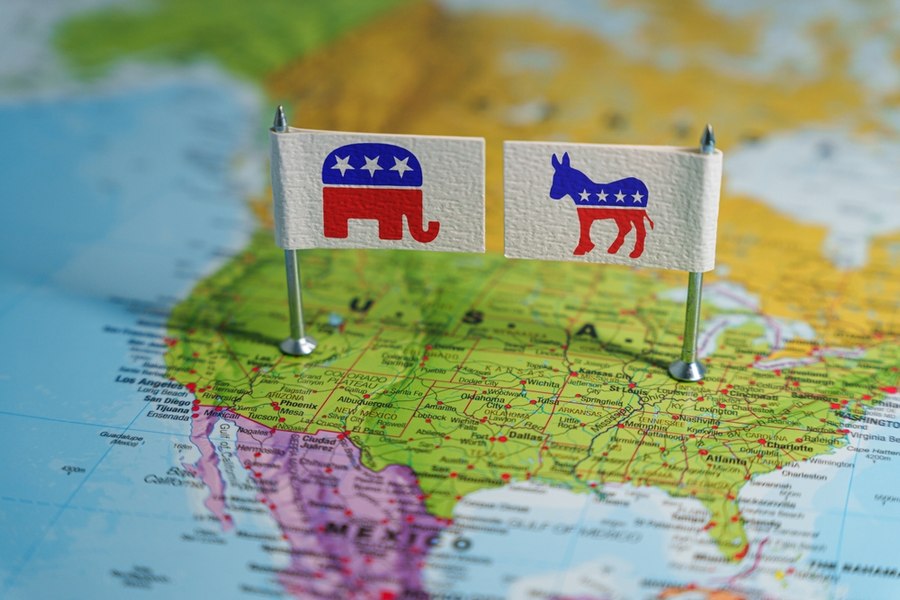 50 de aleși democrați au părăsit statul Texas pentru a boicota redesenarea hărții electorale. Republicanii au votat pentru arestarea lor