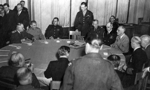 Cum l a târât Stalin pe Roosevelt tocmai până la Ialta jpeg