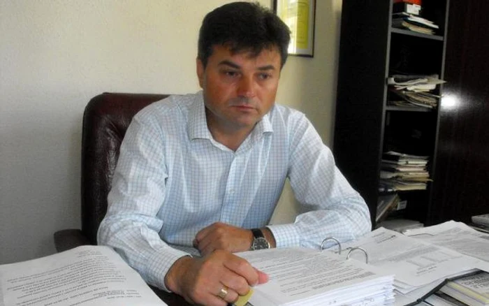Primarul oraşului-staţiune Amara a ales să petreacă Revelionul acasă