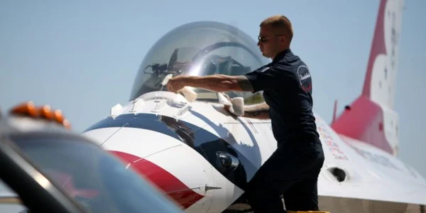 „Thunderbirds“ şi-au făcut o intrare, demnă de trupele de elită