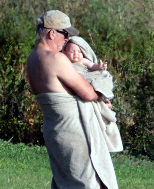 Richard Gere are mare grijă de fiul lui cel mic