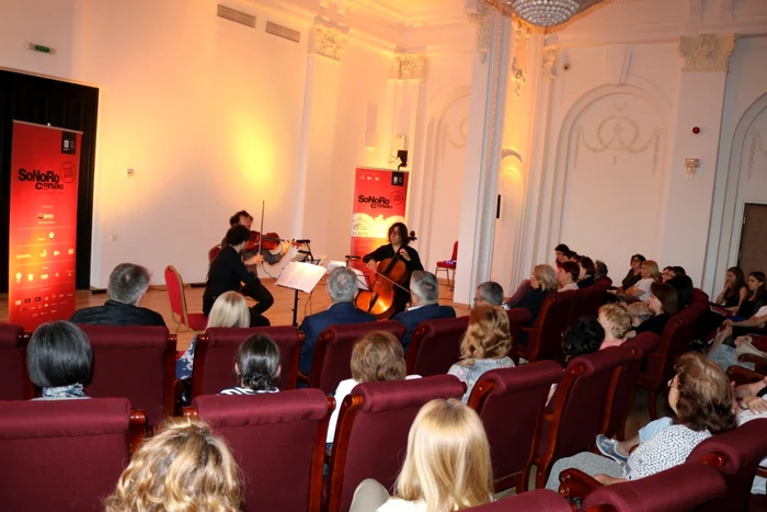 Evenimentul a fost găzduit de Palatul Culturii Teodor Costescu