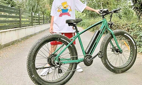 Face ture cu bicicleta în jurul blocului jpeg
