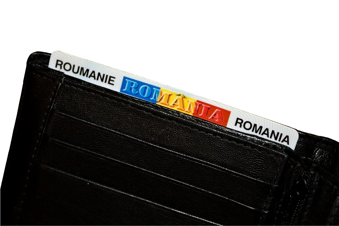 Se schimbă buletinele. Foto: Shutterstock.
