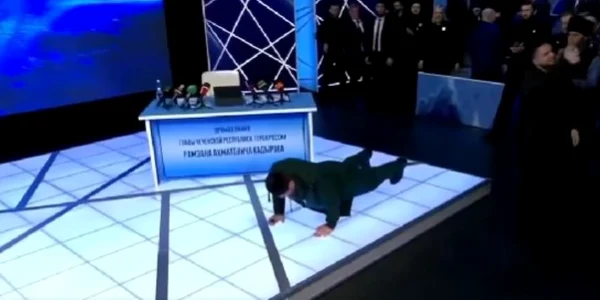 Kadîrov încearcă să facă flotări Foto Captură video Twitter jpg