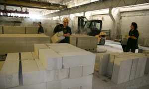 Producătorii de BCA speră ca programul guvernamental să stimuleze consumul de materiale de construcţii