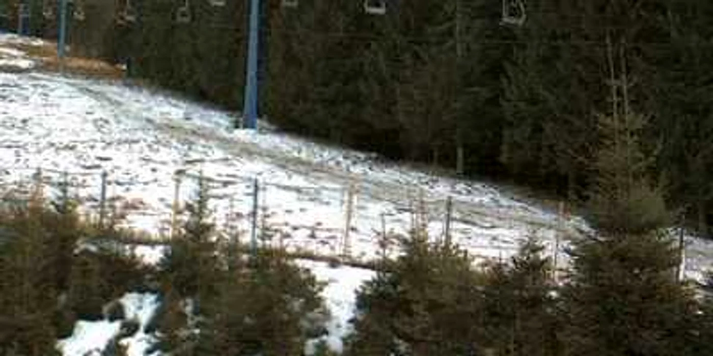 Webcam-ul oferă imagini live cu pârtia de schi din staţiune. Foto: sibiu.ro