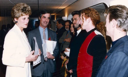 Prințesa Diana întâlnindu se cu George Michael, Mick Hucknall și David Bowie pe Wembley Arena, profimedia 0498564331 jpg